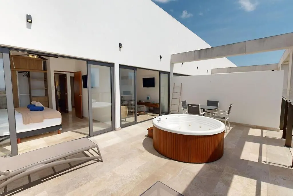 Ipana 515 1Bdr Penthouse Private Hot Tub Apartment Playa del Carmen